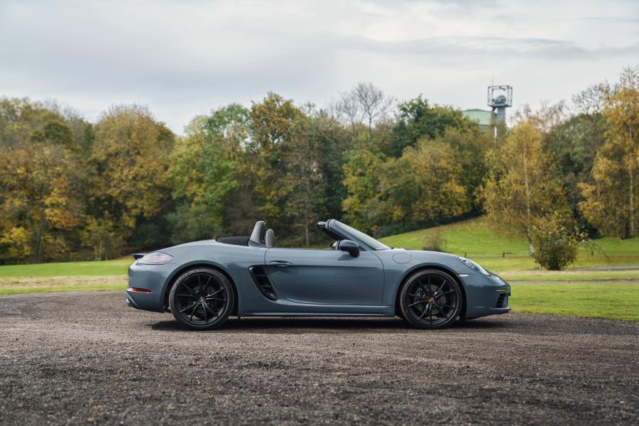  Porsche 718 Boxster 2016 года  (UK) (фото 22 из 30)